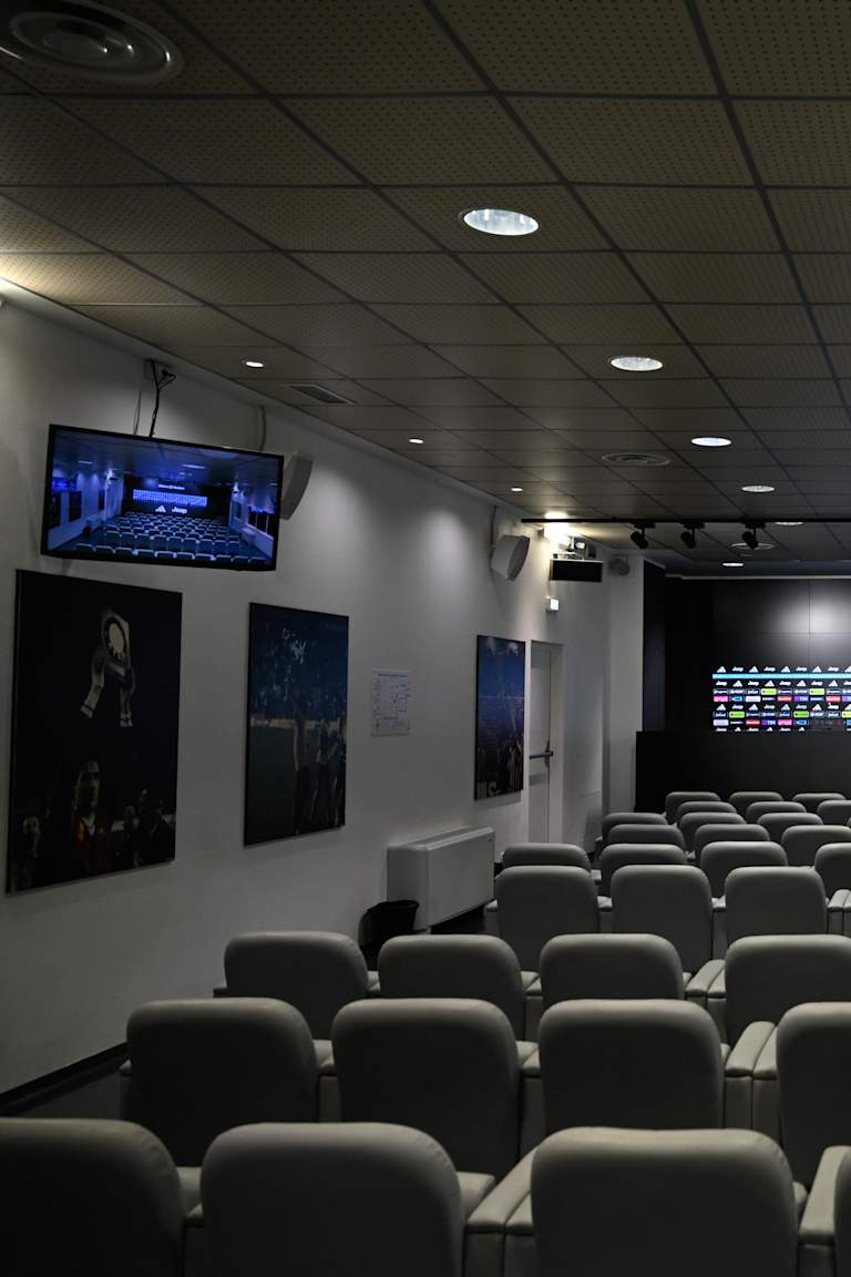 LIVE | 14.30 HRS | Openda & Zhegrova Press Conference