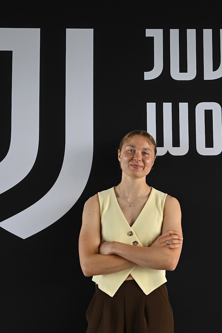 Le prime parole di Danielle de Jong in bianconero