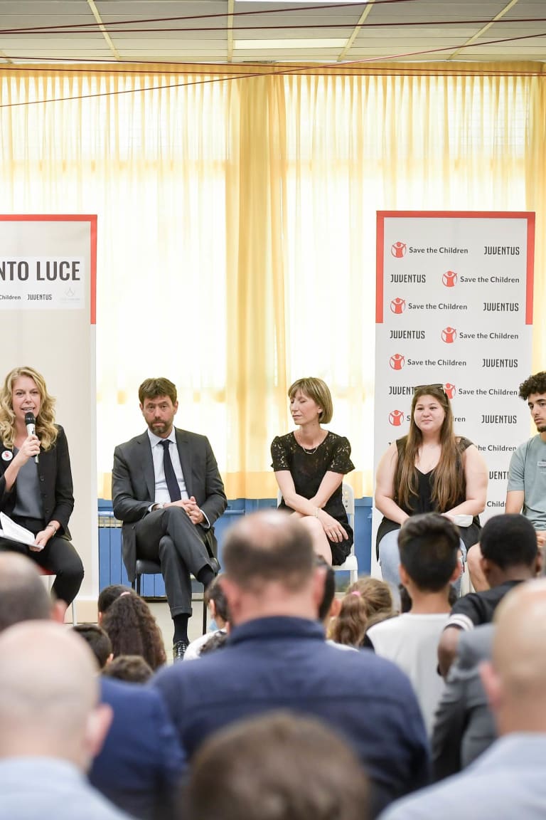 Juventus and Save The Children inaugurate Punto Luce!