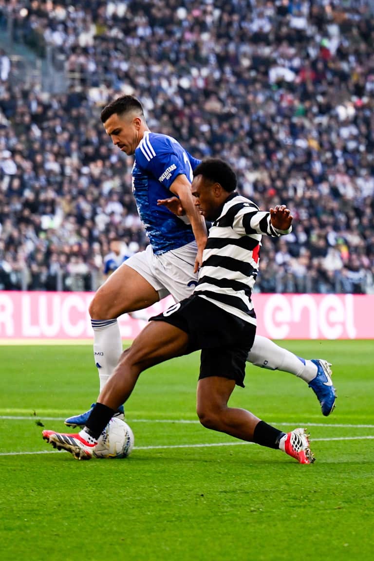 _J012427_aaab99f9-b1f2-4eca-bc54-e2ef7a16a128