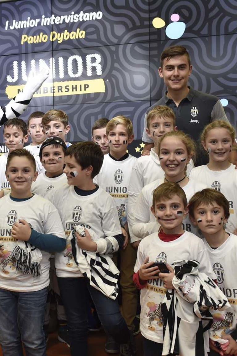 Paulo Dybala meets the Junior Reporters!