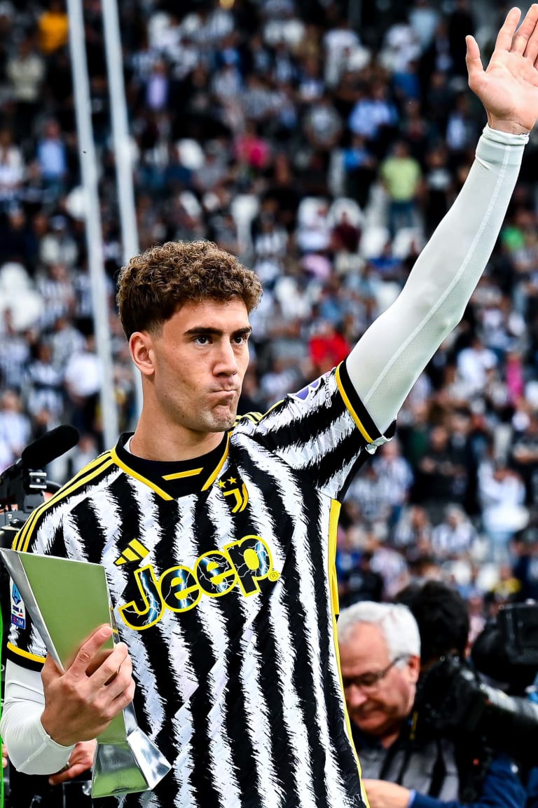 Vlahovic awarded best striker in Serie A!