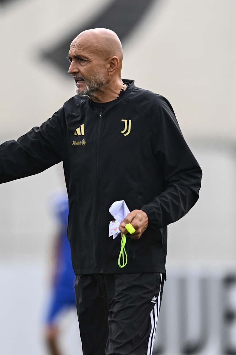 Primo allenamento per Neto, la Juventus al lavoro durante la sosta Nazionali