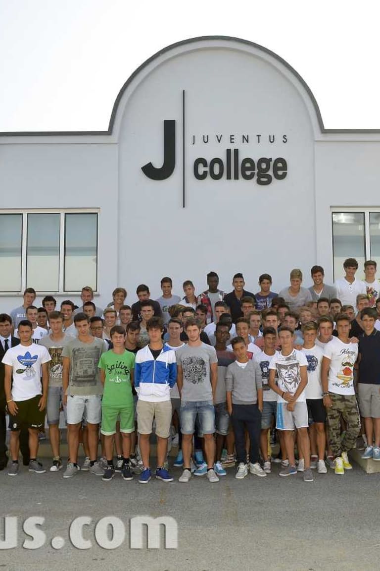 J College, via all’anno scolastico
