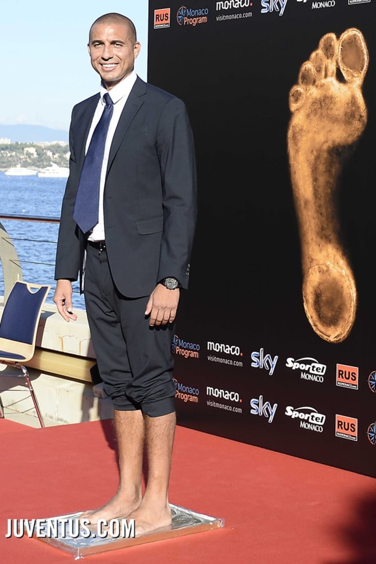 Trezeguet mendapat penghargaan di Golden Foot Awards