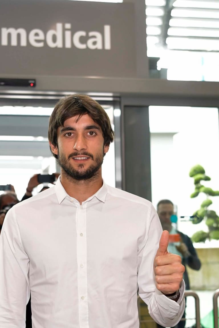 Mattia Perin telah selesai menjalani tes medis bersama Juventus