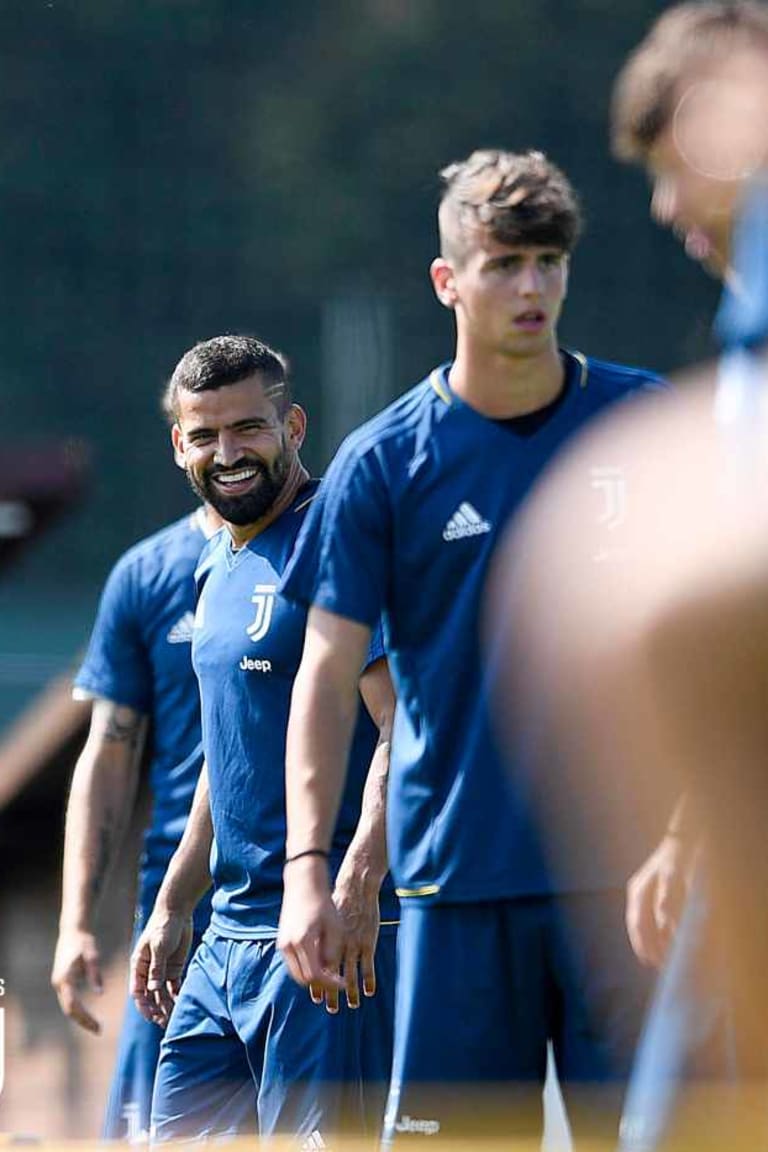 Sesi latihan hari Sabtu bagi Bianconeri