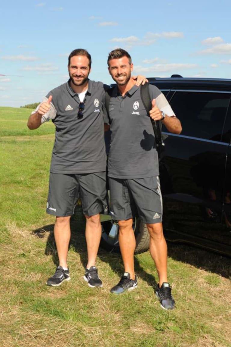 Jeep, Barzagli, Higuain dan helikopter!