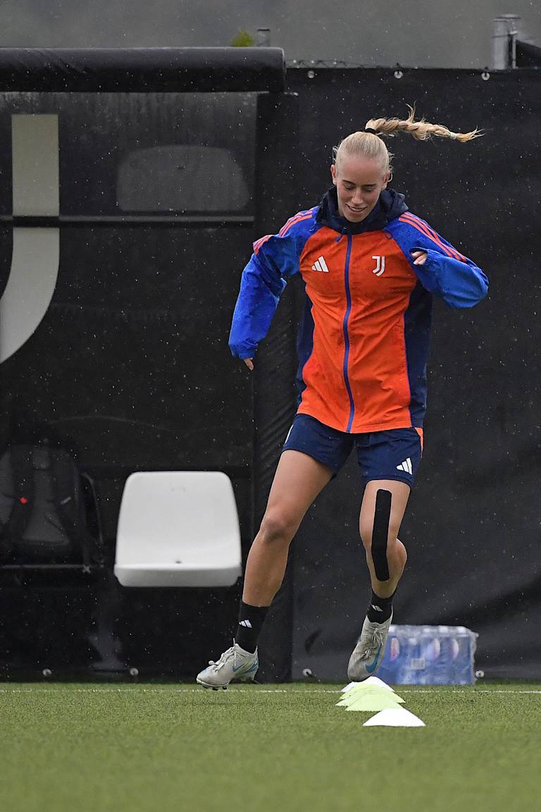 uwcl training vallerenga 11