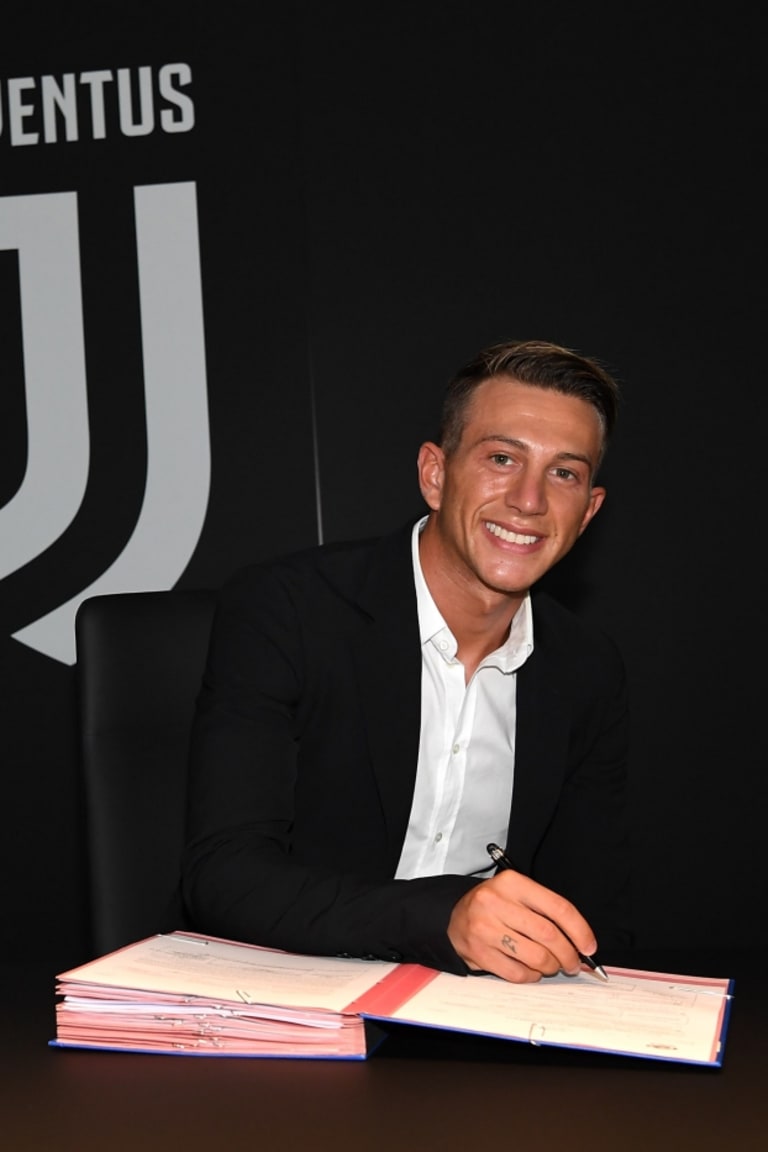 Federico Bernardeschi è bianconero!