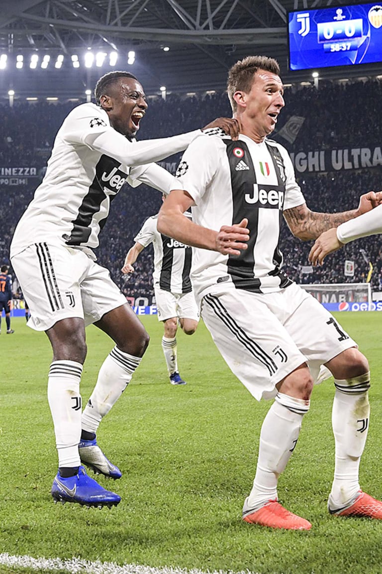 CR7 inventa, Mario segna e la Juve vola agli ottavi