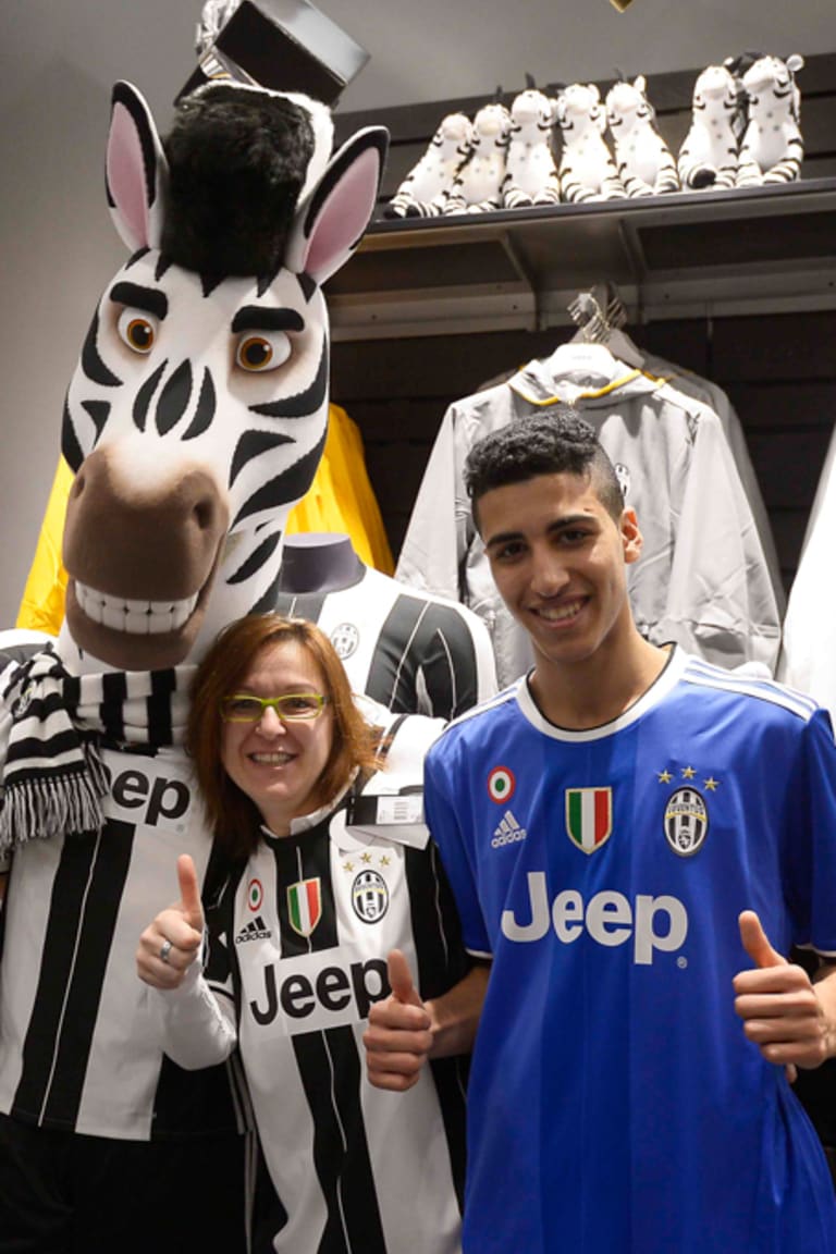 #BlackAndWhiteFriday officially underway!