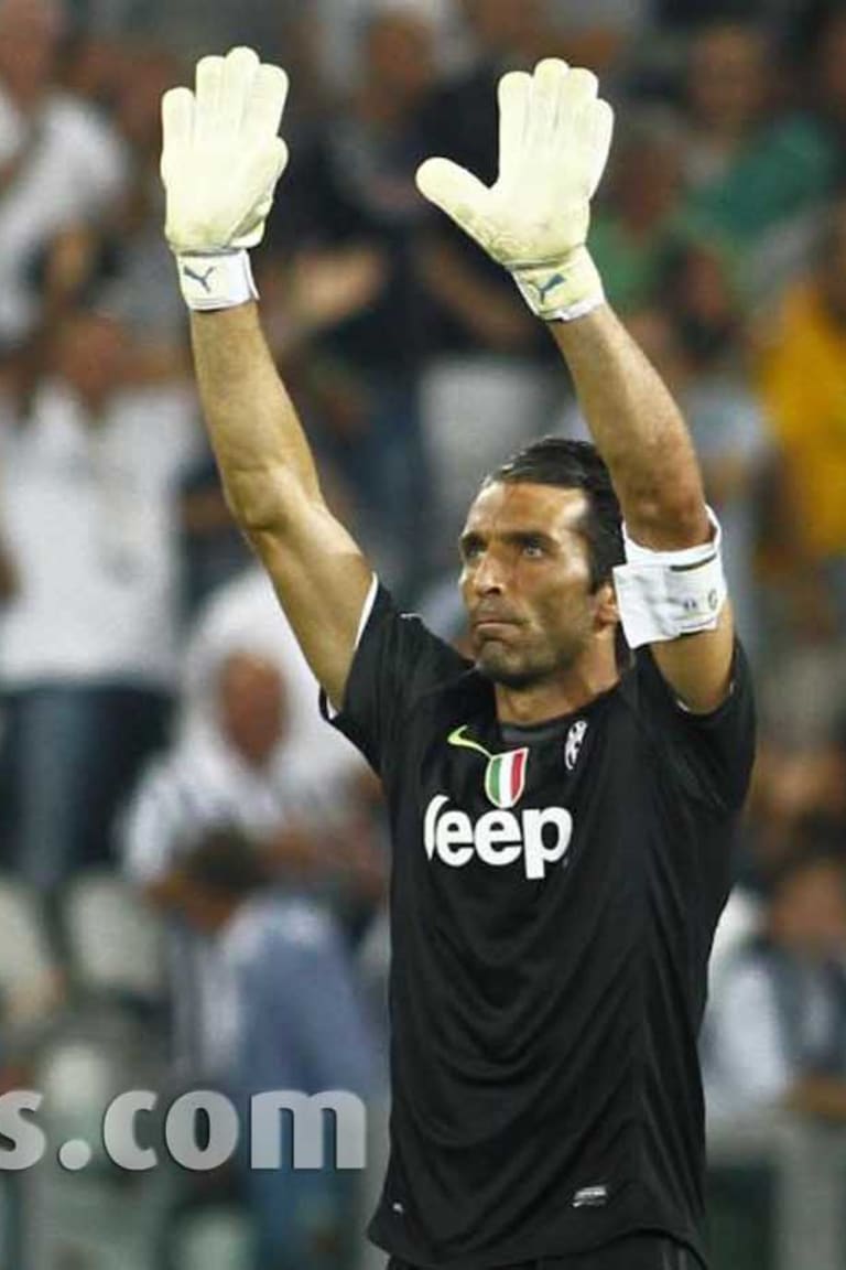 Buffon a due passi dal primato azzurro