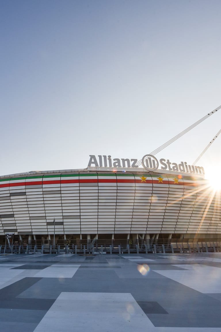 Italia berlaga di Allianz Stadium malam ini