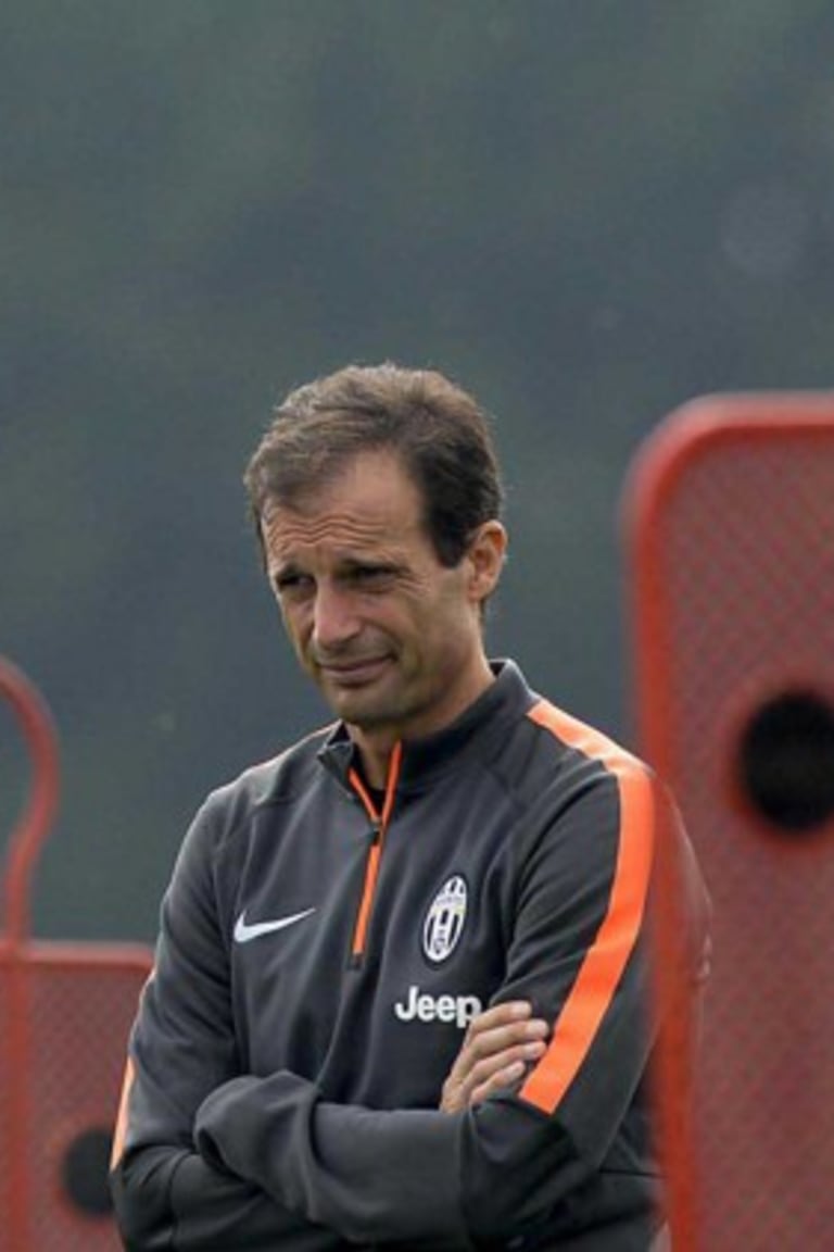 Sesi latihan grup di Vinovo