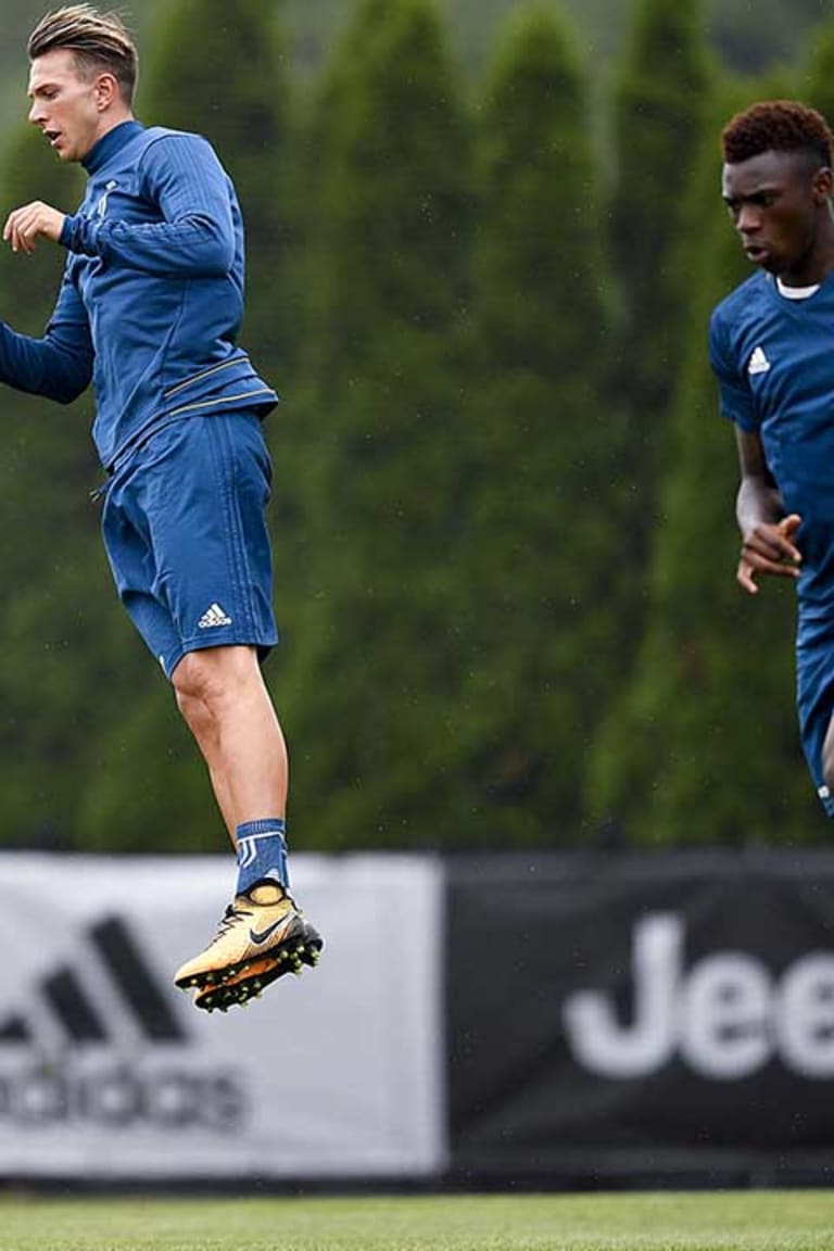 Bernardeschi arrives as Juve return to Boston