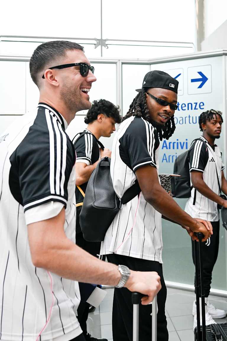 US UNCUT | Juventus touches down in the USA & first training session