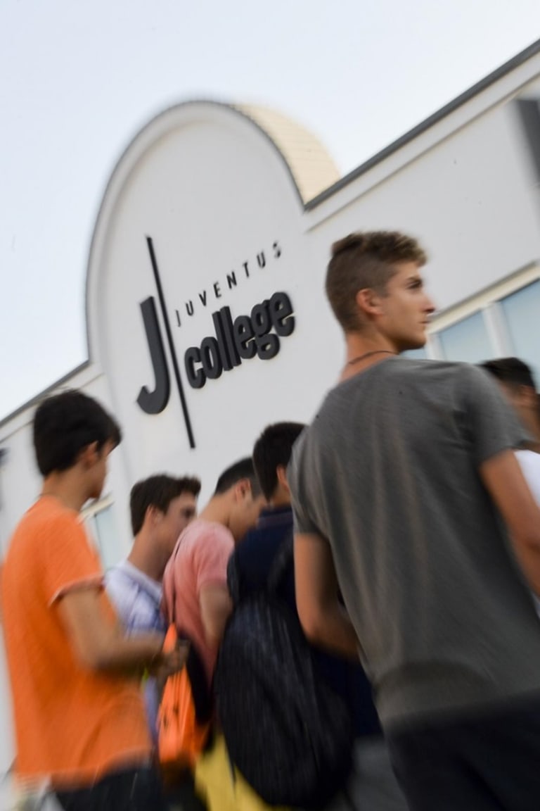 J|College: ecco i primi diplomati!