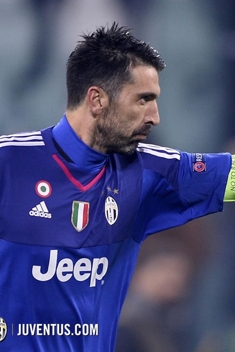 Buffon masuk dalam nominasi Pemain Terbaik UEFA