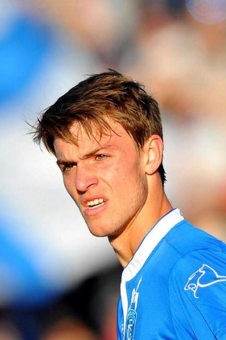 Juventus membeli penuh hak kepemilikan atas Rugani