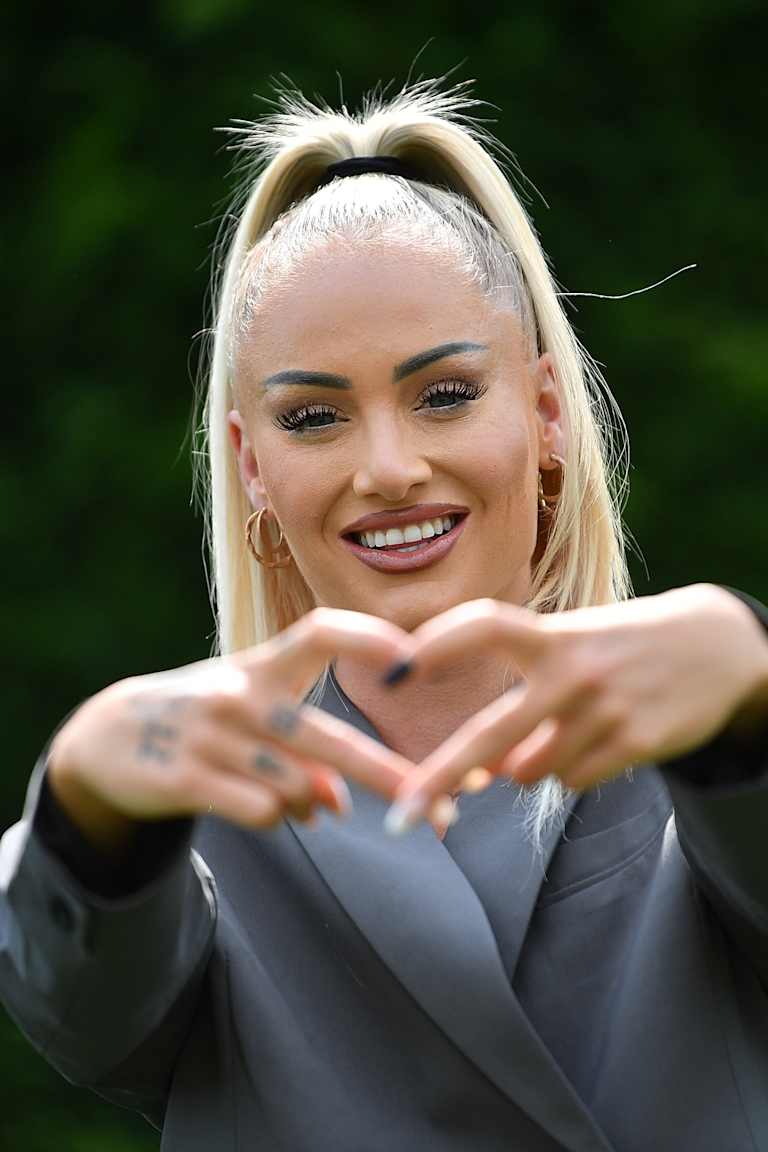 Le prime parole di Alisha in bianconero