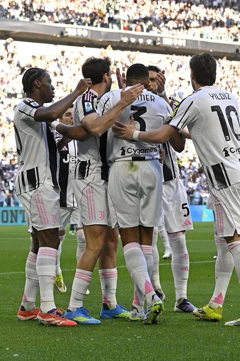 First-half goals help Bianconeri past Genoa