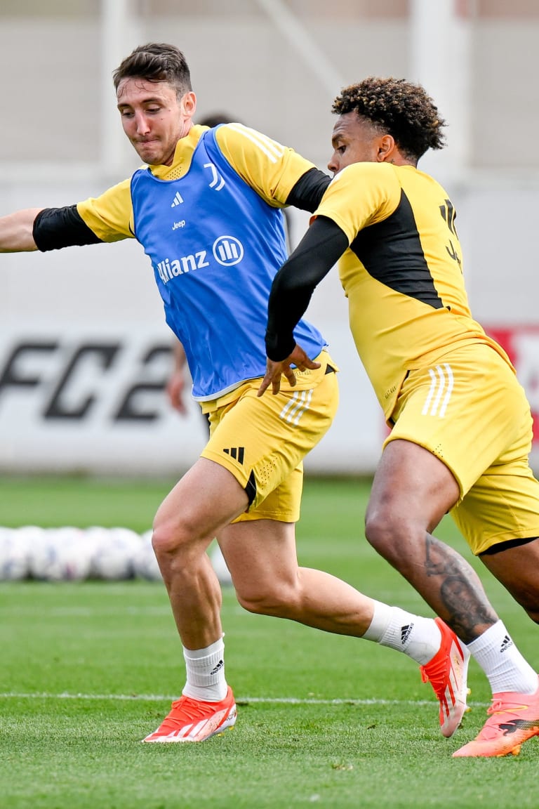 Training Center | Squadra in campo verso la Roma