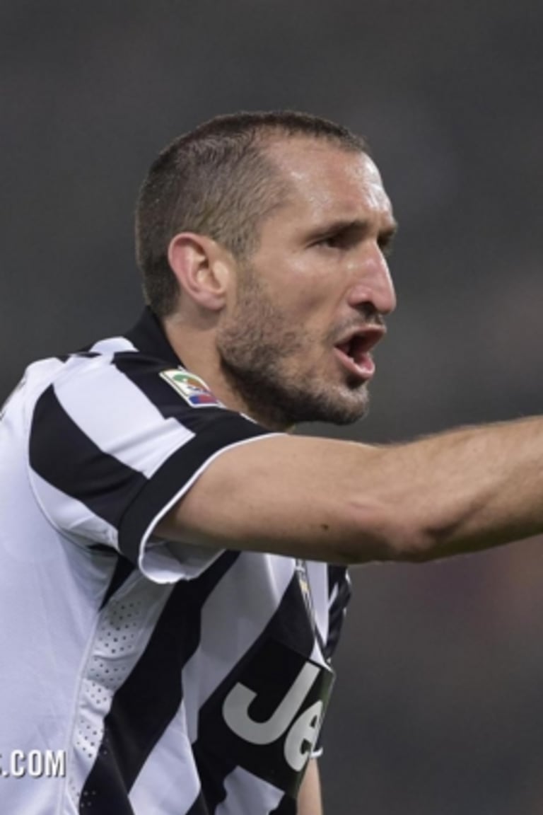 Chiellini menjadi kapten Italia di kualifikasi Euro 2016 yang berakhir Imbang
