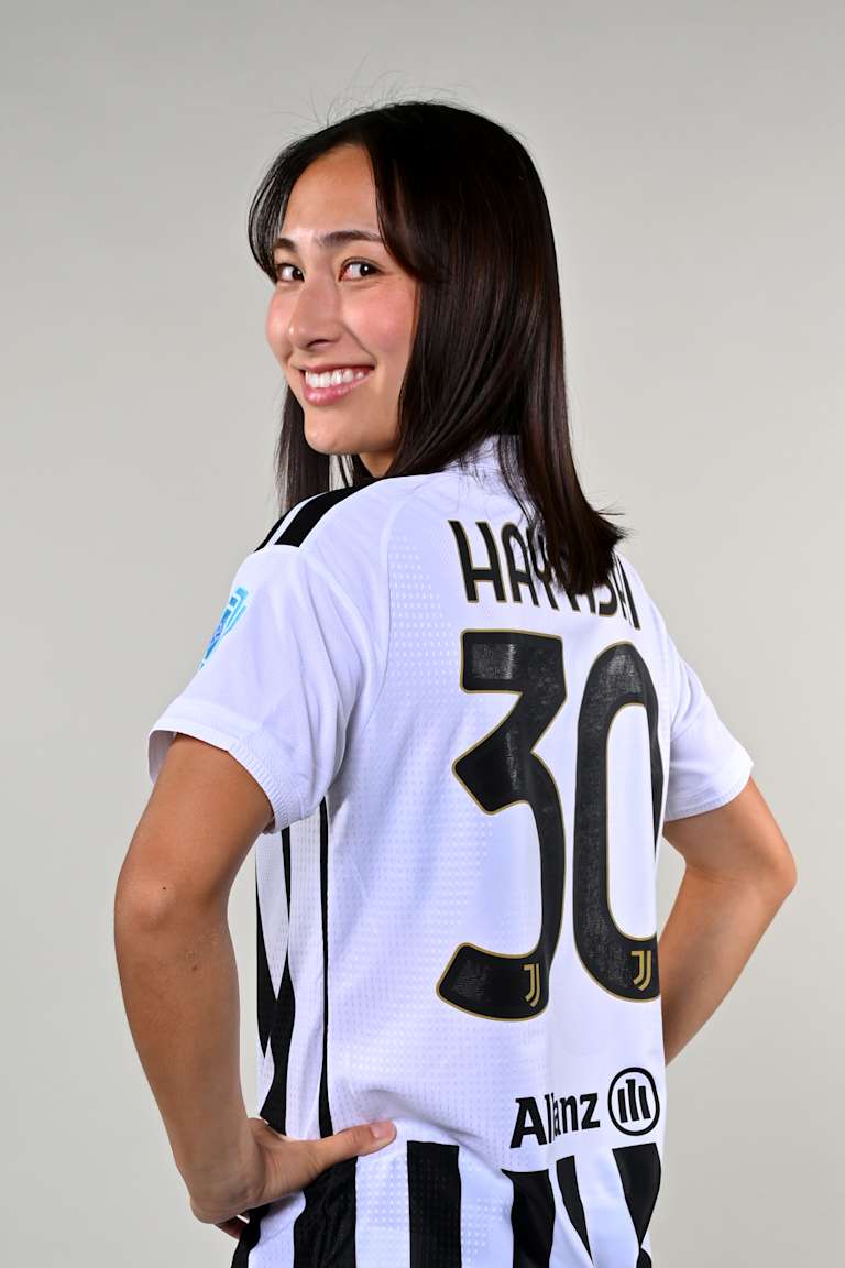 Le prime parole di Manaka Hayashi in bianconero