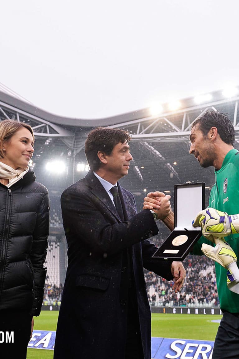Buffon receives tribute from Agnelli