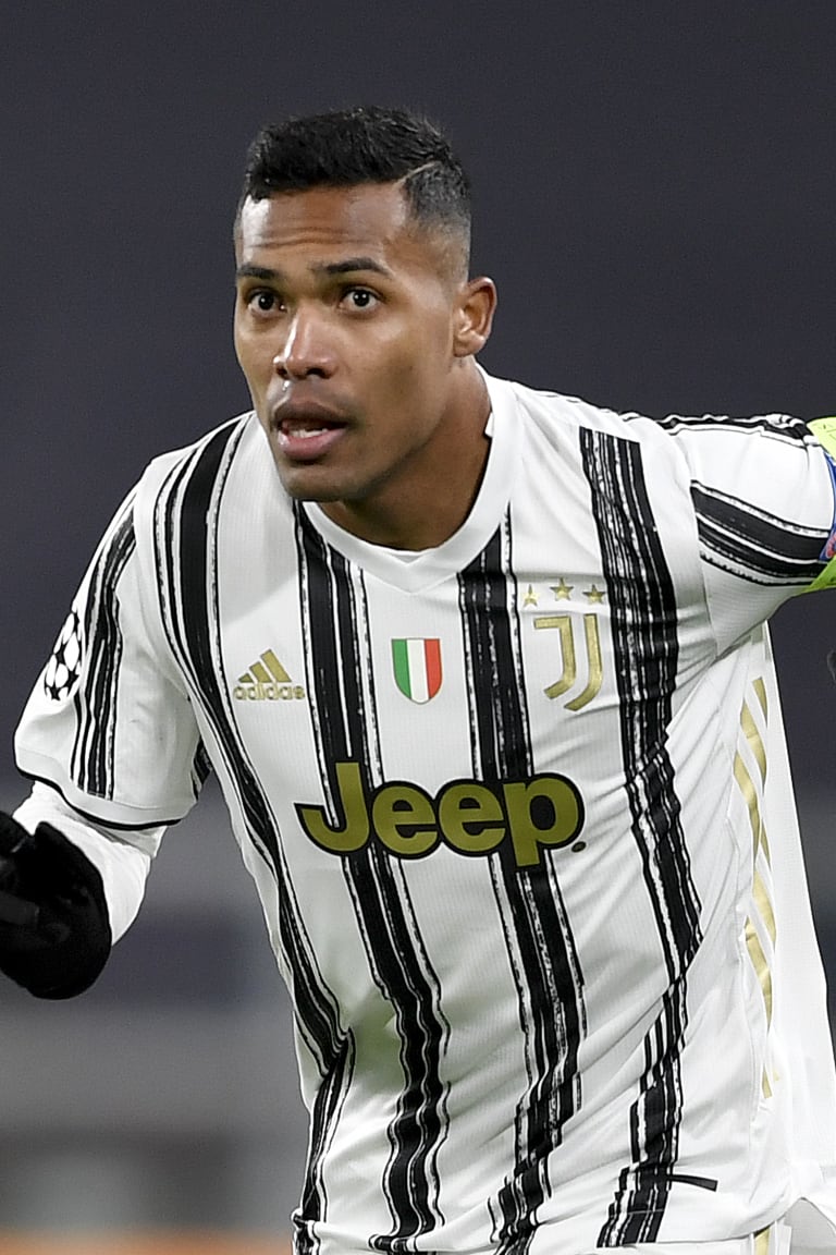 Happy birthday, Alex Sandro!
