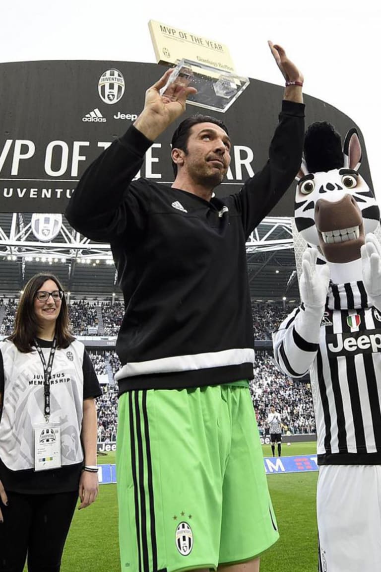 La festa di Gigi nel giorno della festa Scudetto