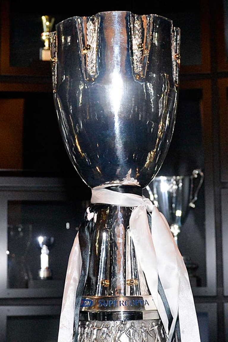 Piala Super tiba di Juventus Museum