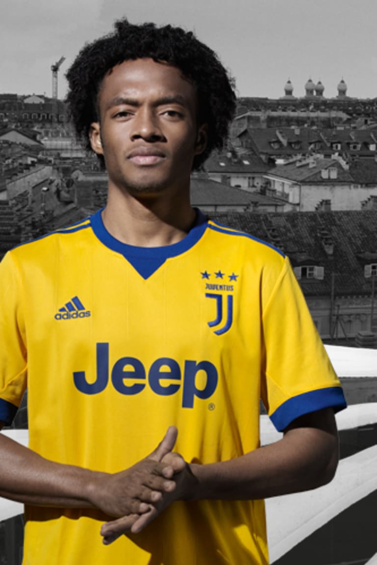 Juve luncurkan seragam tandang 2017/2018