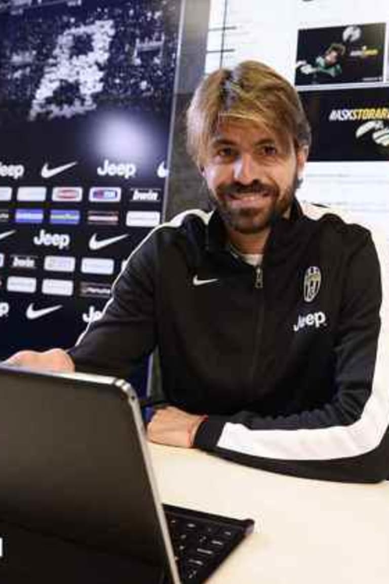 Marco menjalani sesi tanya jawab Twitter dalam #AskStorari