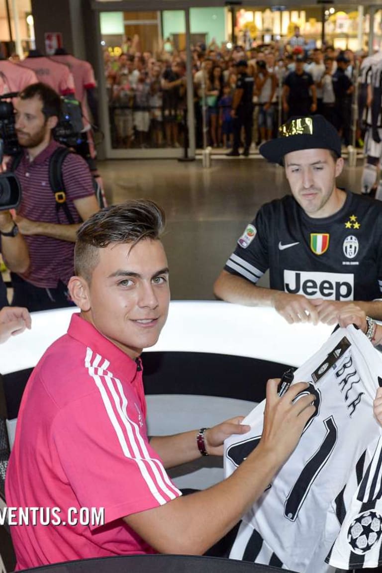 Paulo incontra i tifosi al Megastore