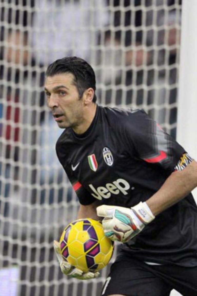 Buffon gembira menghadapi ujian dari Borussia