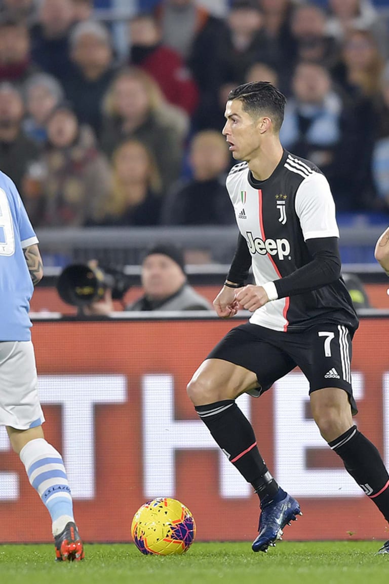 Lazio stun Juventus at Olimpico 