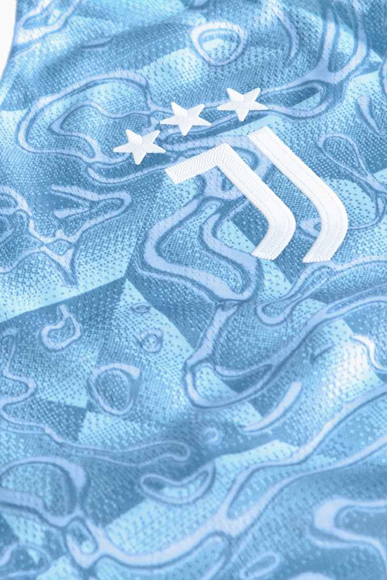 Ecco il nuovo Kit Away 2025-26!