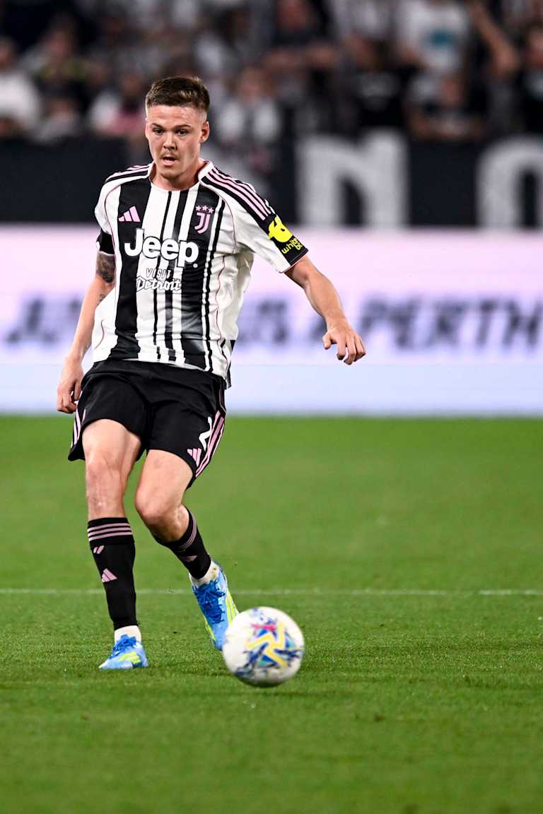 _1AG9905_ebe2f26b-b8ce-486f-ba8a-a5a6e325ce17