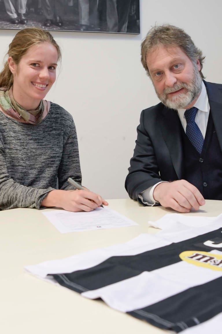 Sofie Junge Pedersen è bianconera!