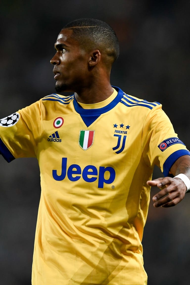 Douglas Costa: “Pertandingan besar menunggu pada hari Rabu”