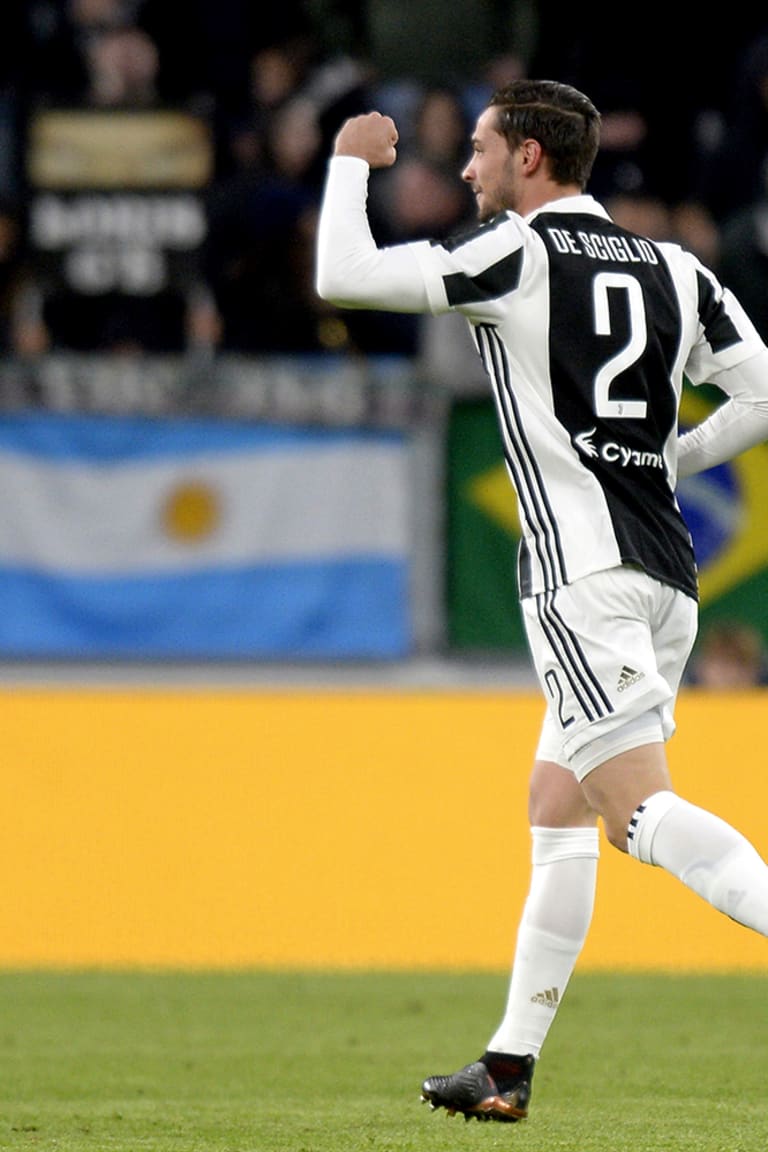De Sciglio wins November Goal of the Month!