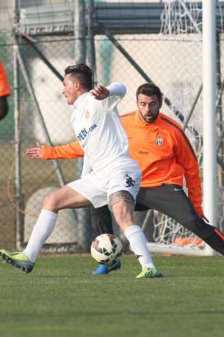 Barzagli menikmati pertandingan persahabatan bersama Primavera 