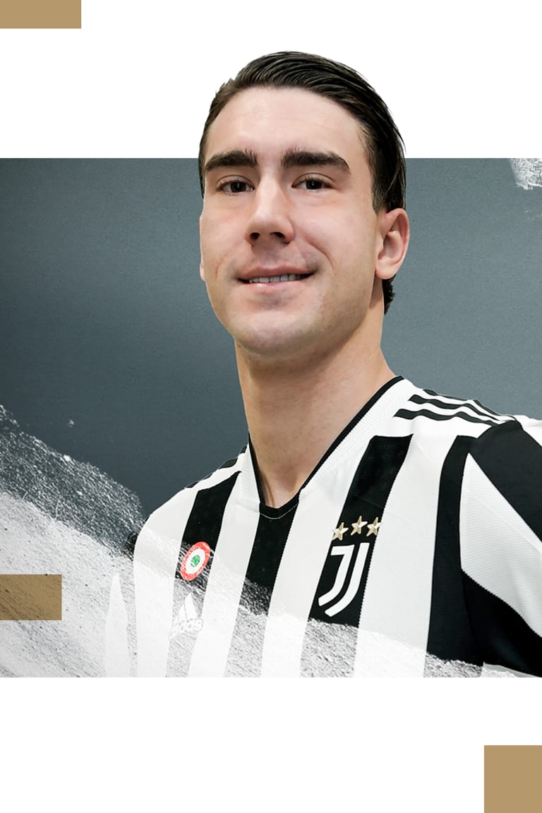 VLAHOVIC JOINS JUVENTUS!
