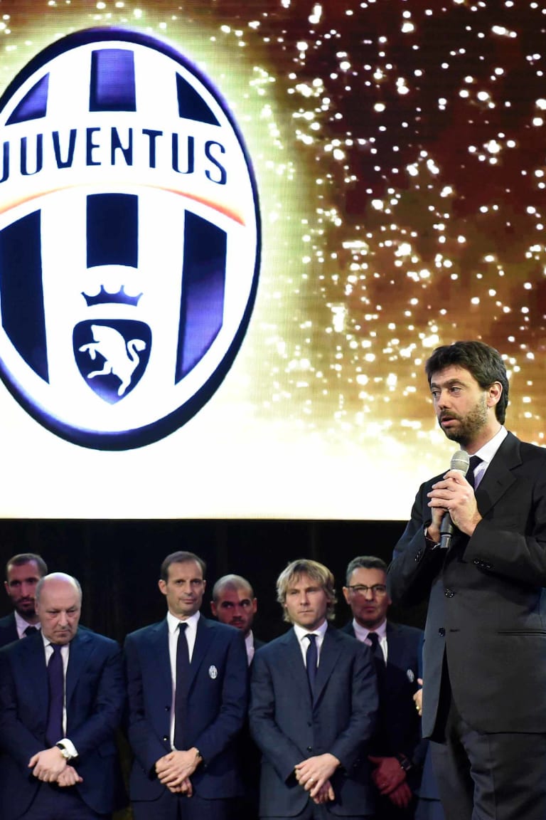 La famiglia bianconera brinda al Natale!