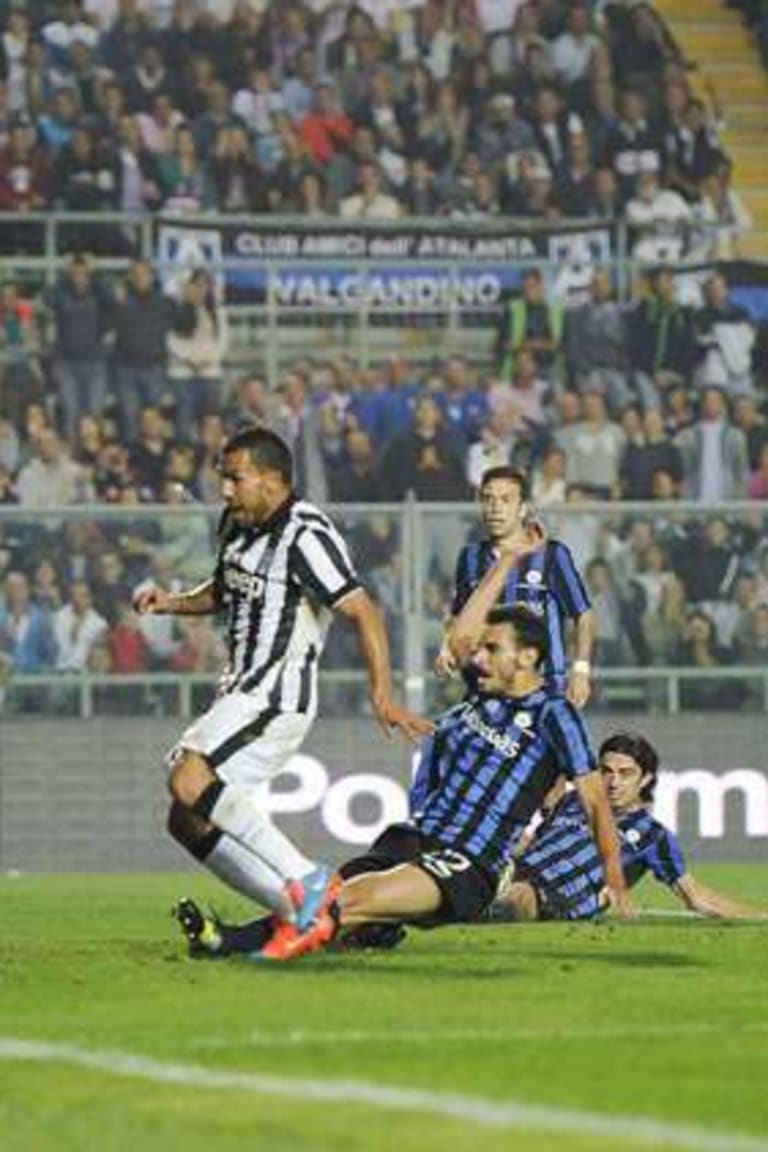 Tevez terpilih jadi MVP bulan September pilihan J-Member