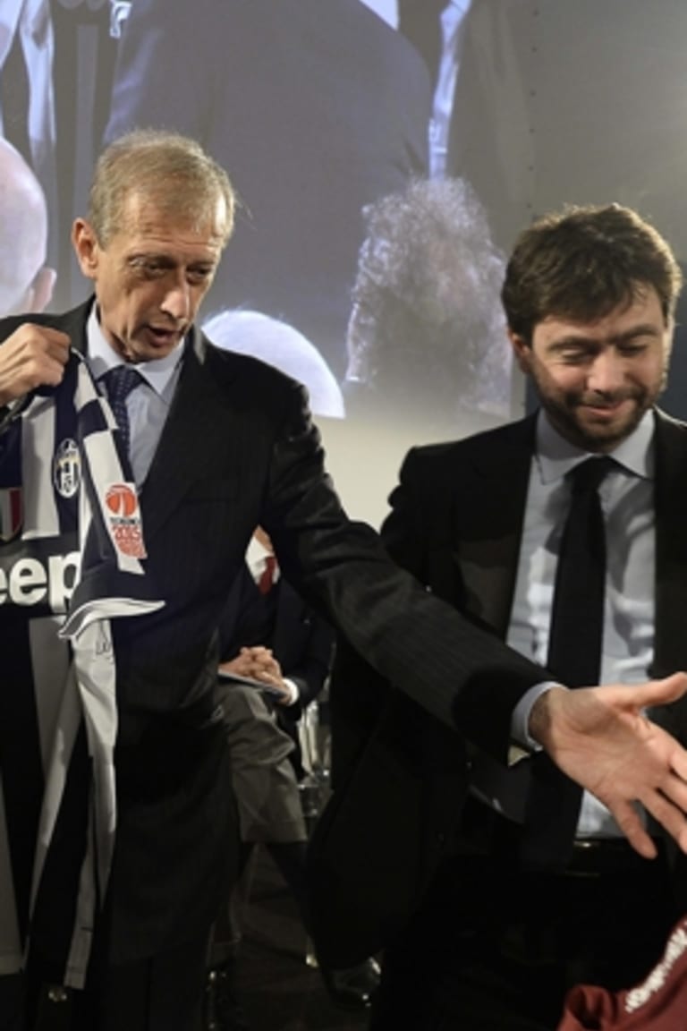 Agnelli hadiri presentasi Turin 2015 