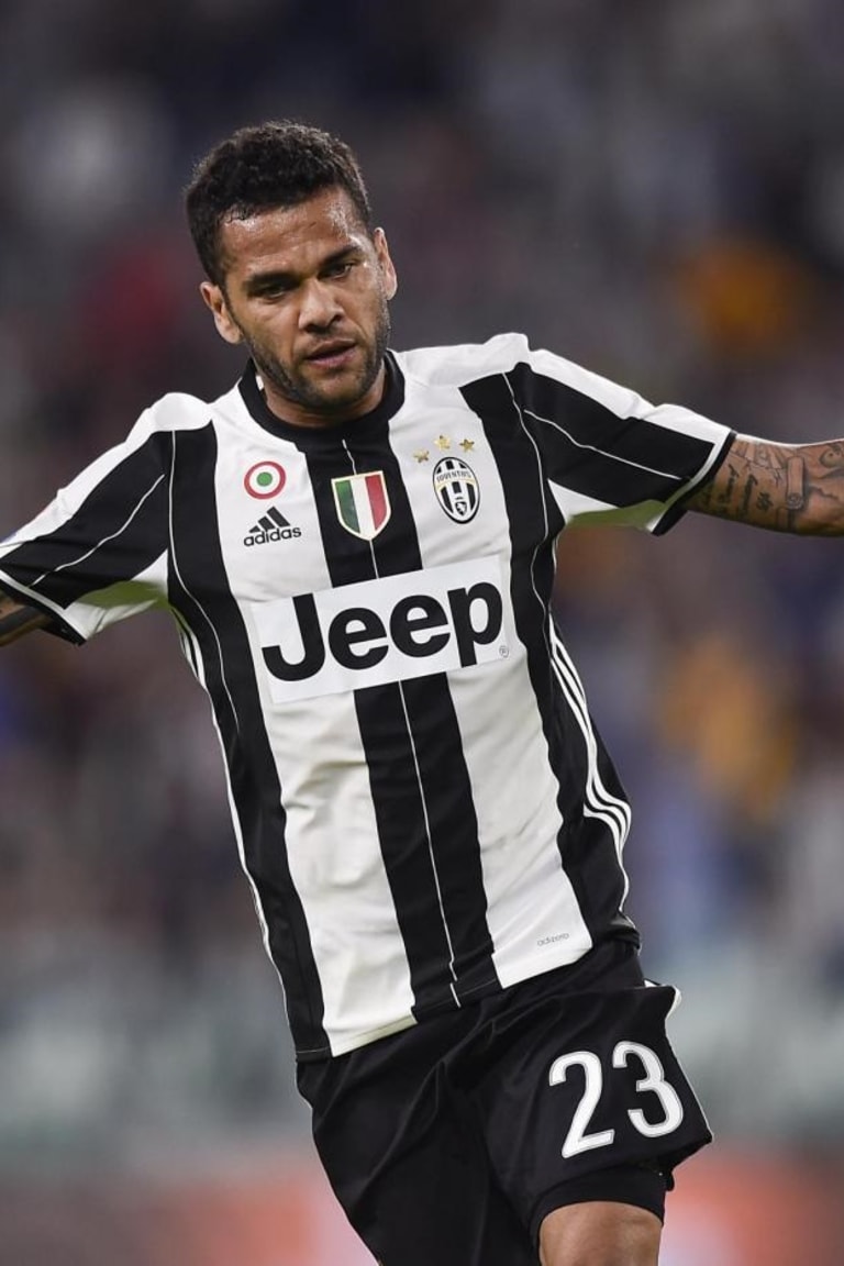 Dani Alves: "Sky's the limit for Juve" 