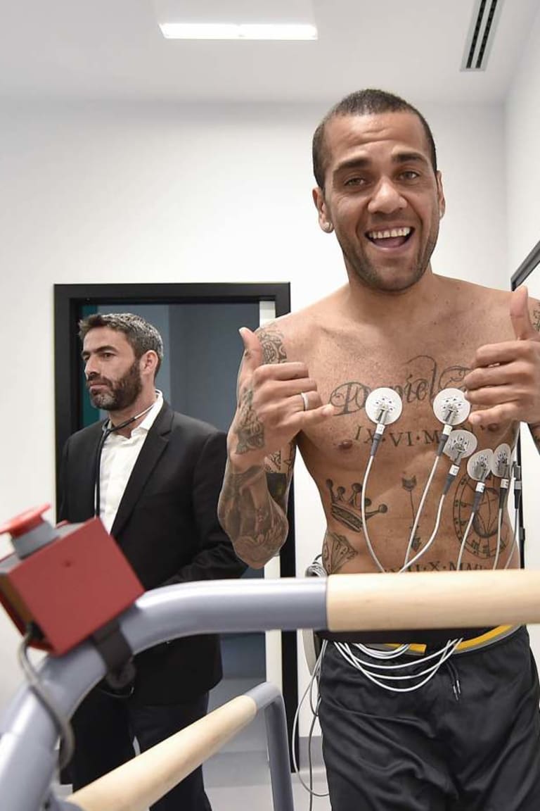 Visite mediche per Dani Alves